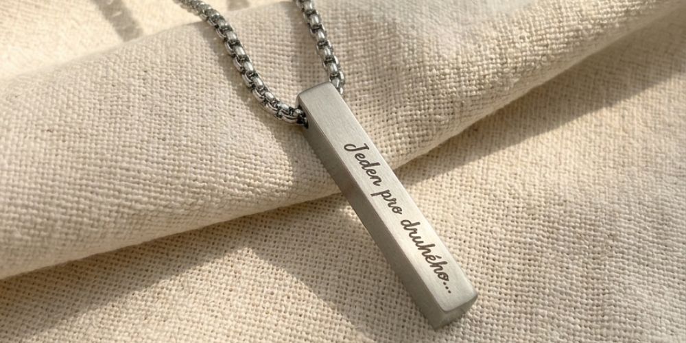 Pánský náhrdelník s vlastním textem Pánský náhrdelník s gravírováním textu